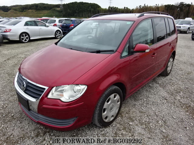 VOLKSWAGEN Golf Touran