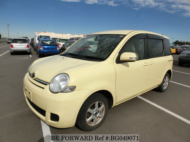Toyota sienta 2010