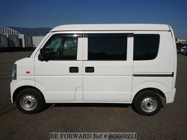 Nissan clipper van