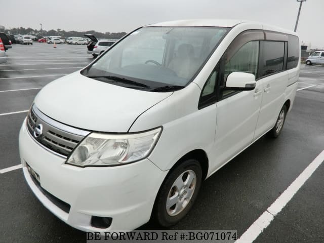 Nissan serena 2008
