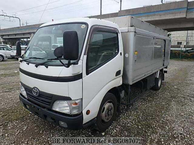 TOYOTA Dyna Truck