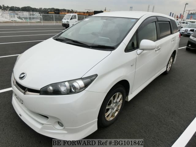 Toyota wish 2012 год