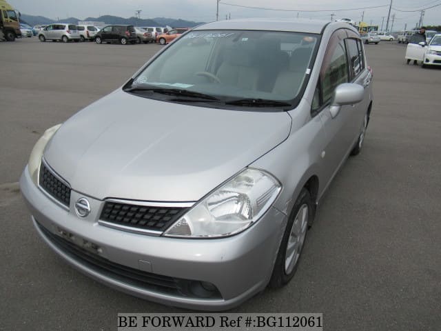 NISSAN Tiida