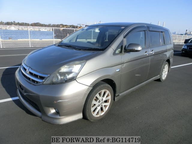 Toyota isis 2009