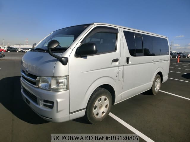 TOYOTA Regiusace Van