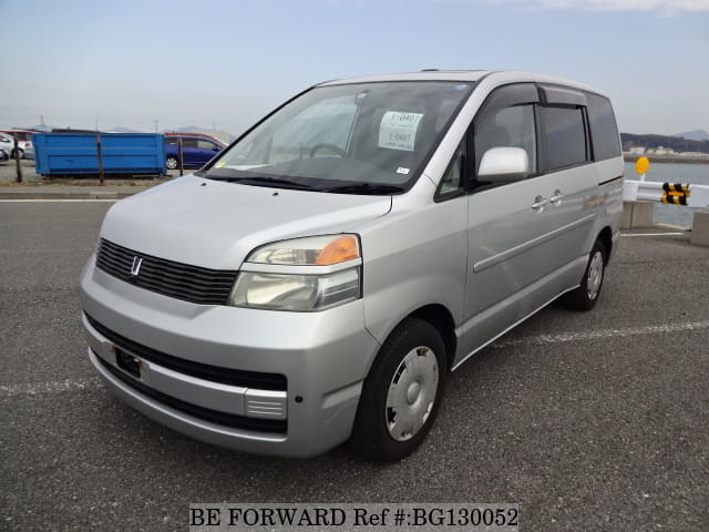 Toyota voxy 2004