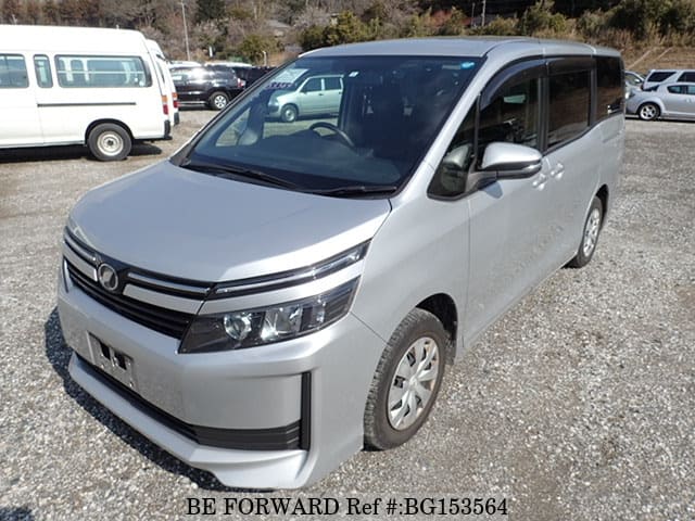 Toyota voxy zrr80g