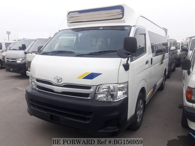 TOYOTA Hiace Commuter