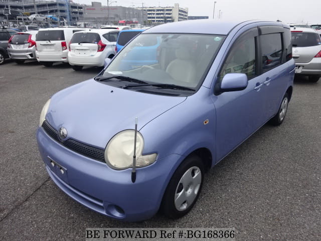 TOYOTA Sienta