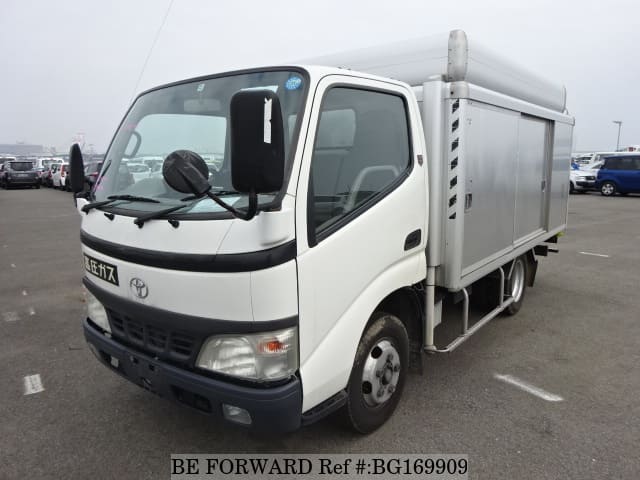 TOYOTA Dyna Truck