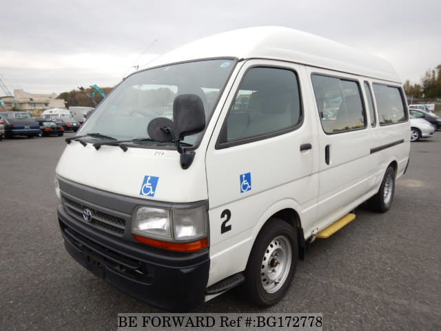 TOYOTA Hiace Commuter