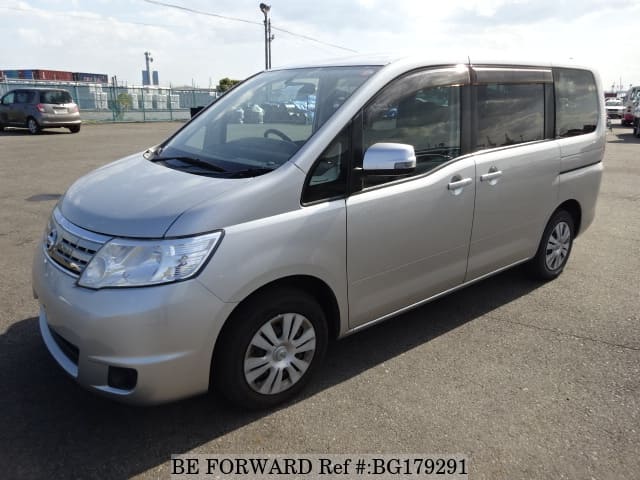 Nissan serena 2010