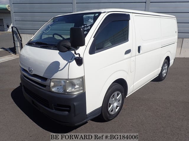 TOYOTA Regiusace Van