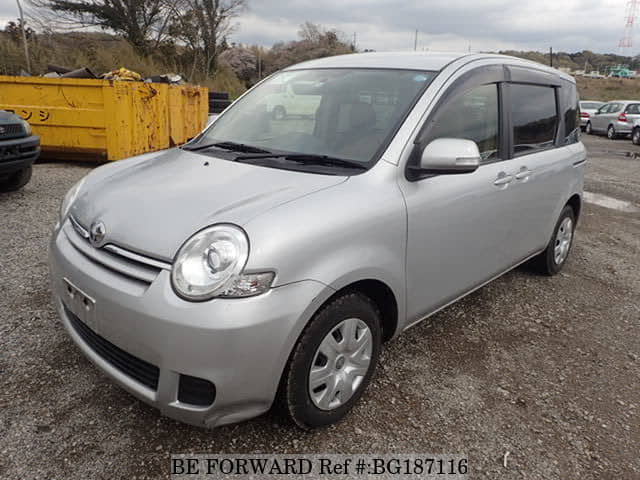 Toyota sienta 2014