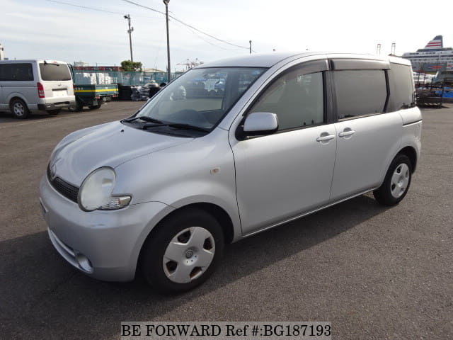 Toyota sienta 2004