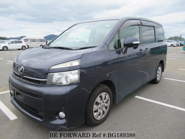 Toyota voxy zrr70