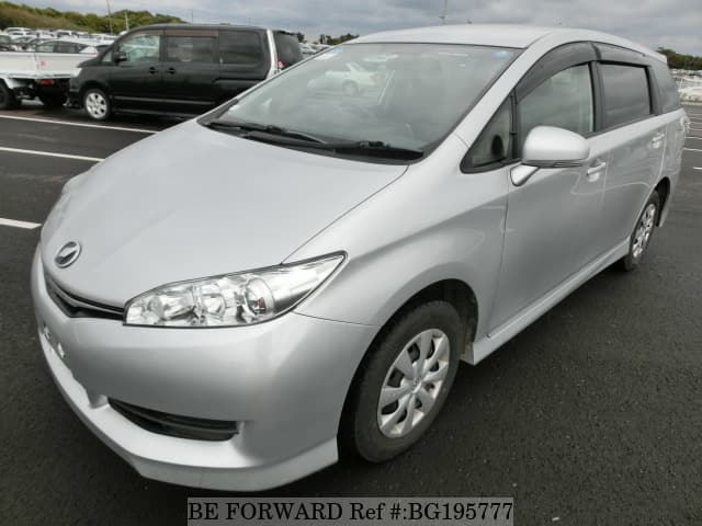 Toyota wish 2012 год