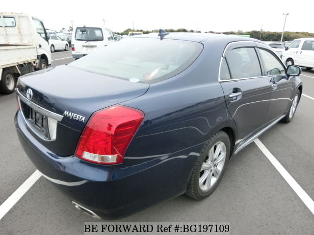 Toyota majesta urs206