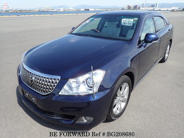 Toyota crown urs206