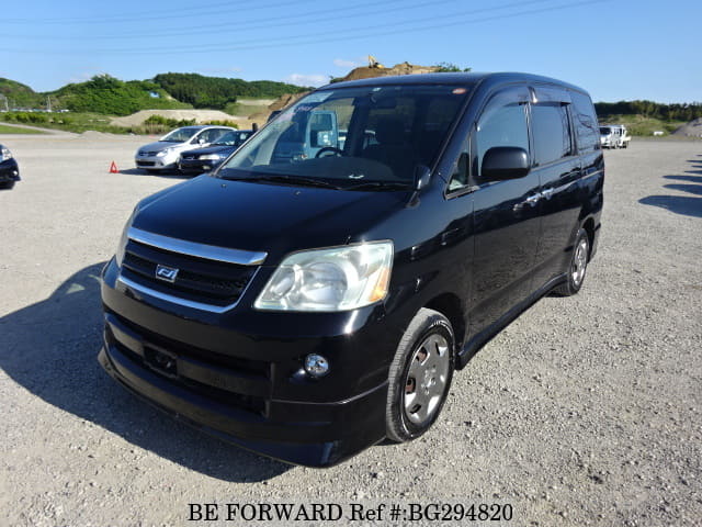 Toyota noah 2006