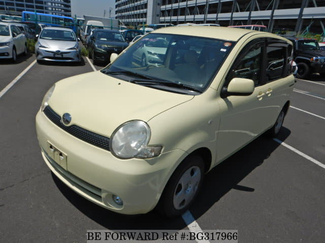 TOYOTA Sienta