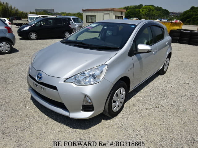 Toyota aqua nhp10
