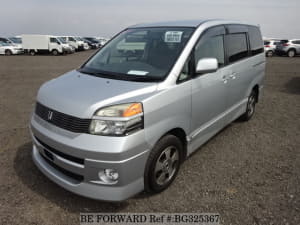 Used 2004 TOYOTA VOXY BG325367 for Sale