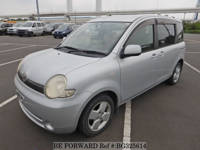 TOYOTA Sienta