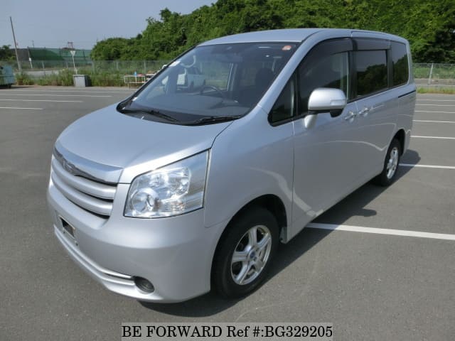 Toyota noah 2010