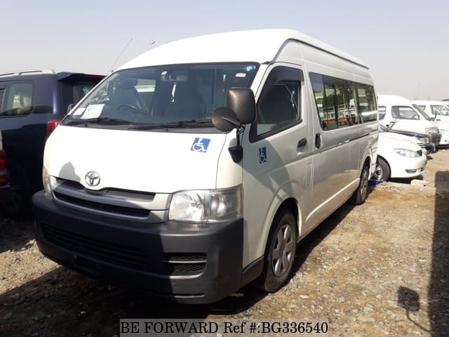 TOYOTA Hiace Commuter