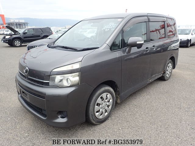 Toyota voxy zrr70