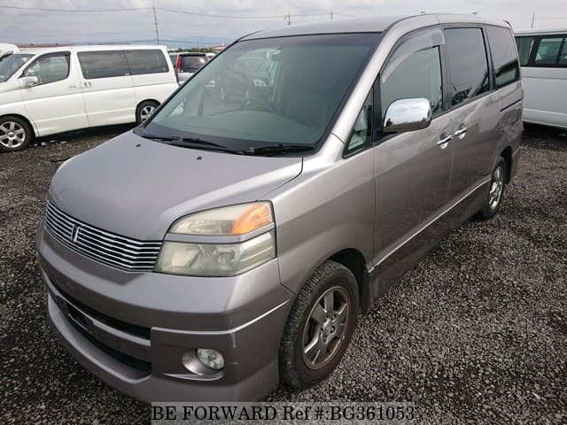 Toyota voxy 2004