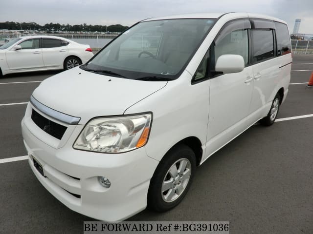 Toyota noah 2004