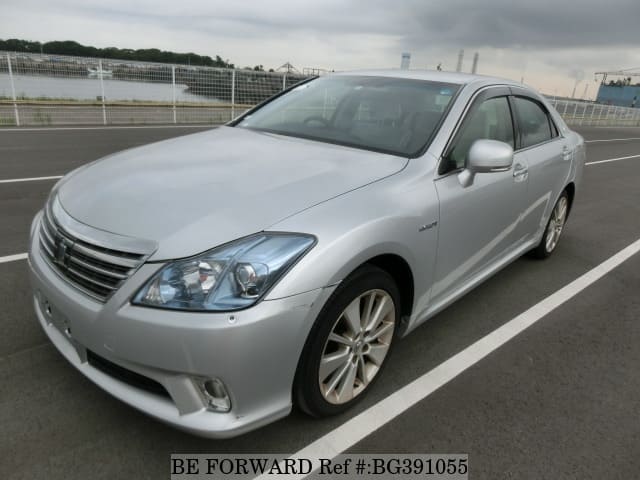 TOYOTA Crown Hybrid