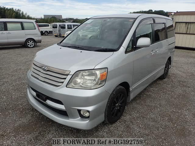Toyota noah 2004
