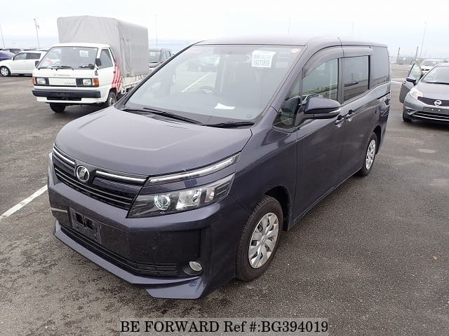 Toyota voxy zrr80g
