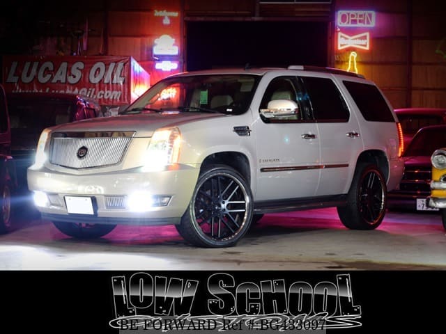 CADILLAC Escalade