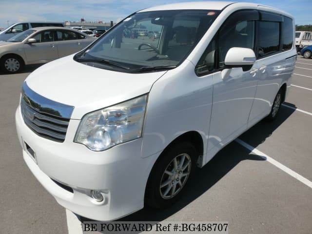 Toyota noah 2010