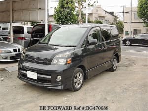 Used 2004 TOYOTA VOXY BG470688 for Sale