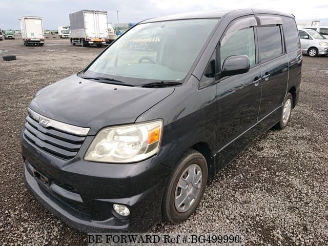 Toyota noah 2004