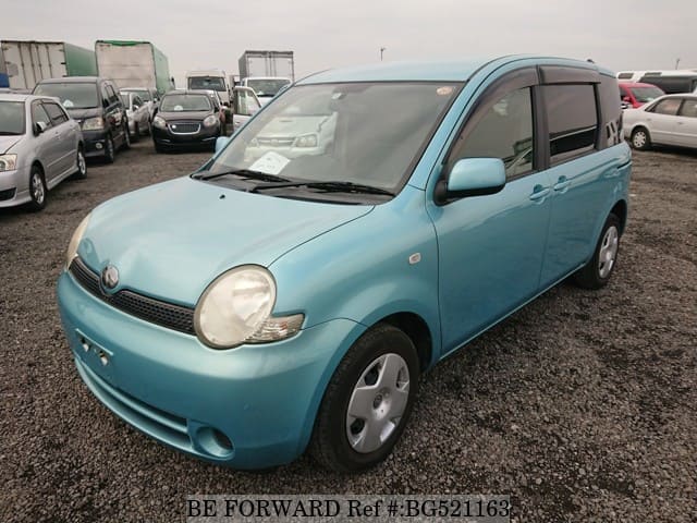 Toyota sienta 2004