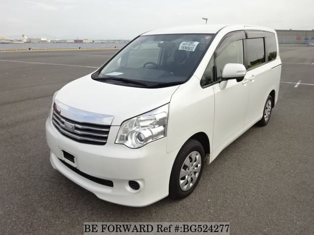 Toyota noah 2013