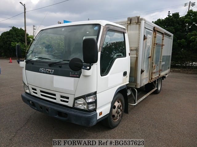 Isuzu elf truck