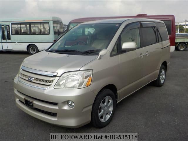Toyota noah 2005