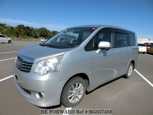 Toyota noah 2010