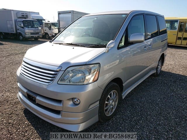 Toyota noah 2005