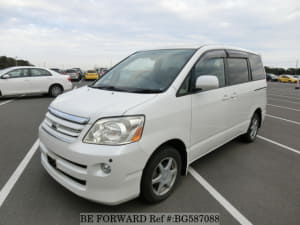 Used 2004 TOYOTA NOAH BG587088 for Sale