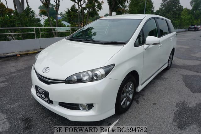 Toyota wish 2012 год