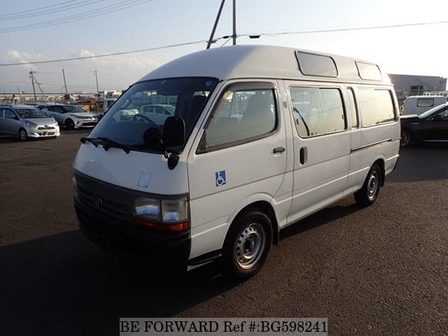 TOYOTA Hiace Commuter