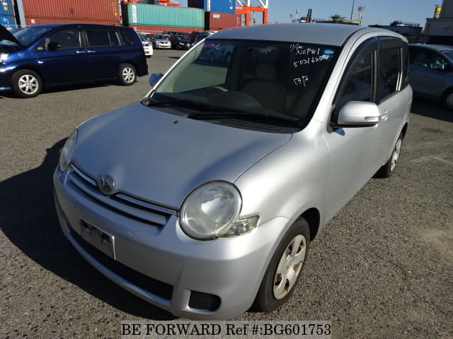 TOYOTA Sienta